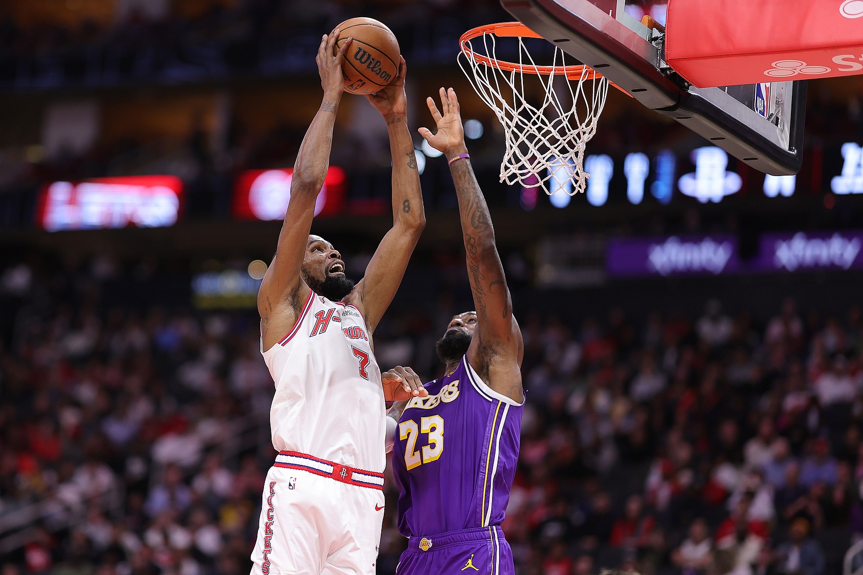 复出即遭湖人窒息包夹 杜兰特下半场3分9失误火箭0-2