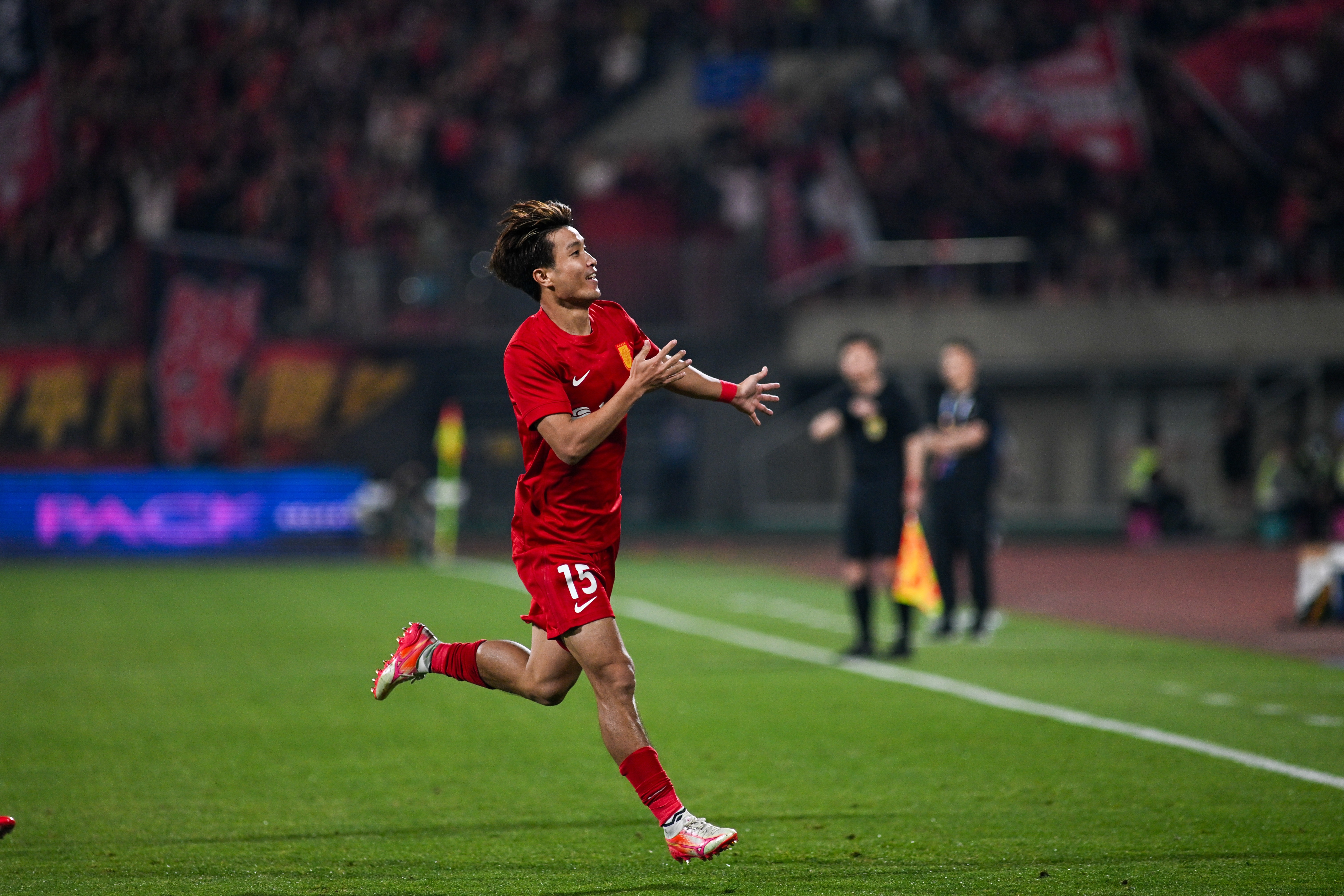 陈纯新弑旧主：遗憾未在浦东代表海港 重庆豌杂面成最爱