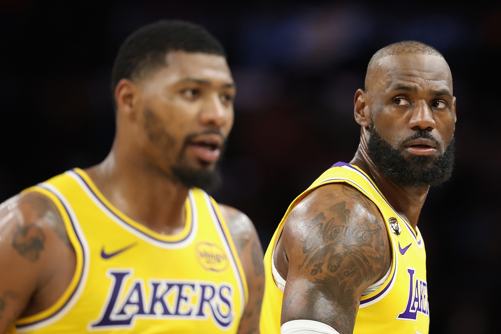 詹姆斯扳平三分+斯玛特加时8分 湖人112-108逆转火箭夺赛点