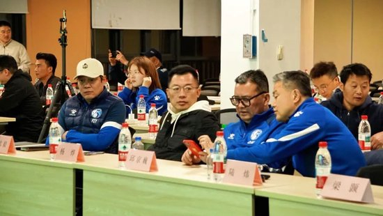 范志毅伍浩俱乐部双轨制青训：小学到大学升学通道打通，破解12岁退役怪圈