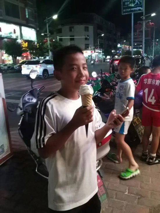 魏祥鑫启程试训欧塞尔 9岁哭着找妈妈到中超首球仅三年 魏祥鑫启程试训欧塞尔 9岁哭着找妈妈到中超首球仅三年