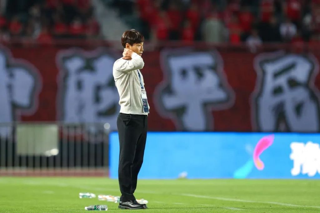 河南主场3-1逆转海牛夺赛季首胜 南基一用人再遭质疑 河南主场3-1逆转海牛夺赛季首胜 南基一用人再遭质疑