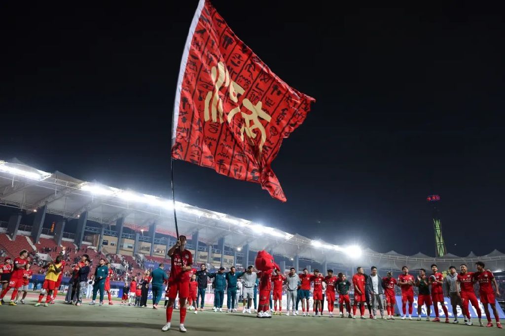 河南主场3-1逆转海牛夺赛季首胜 南基一用人再遭质疑 河南主场3-1逆转海牛夺赛季首胜 南基一用人再遭质疑