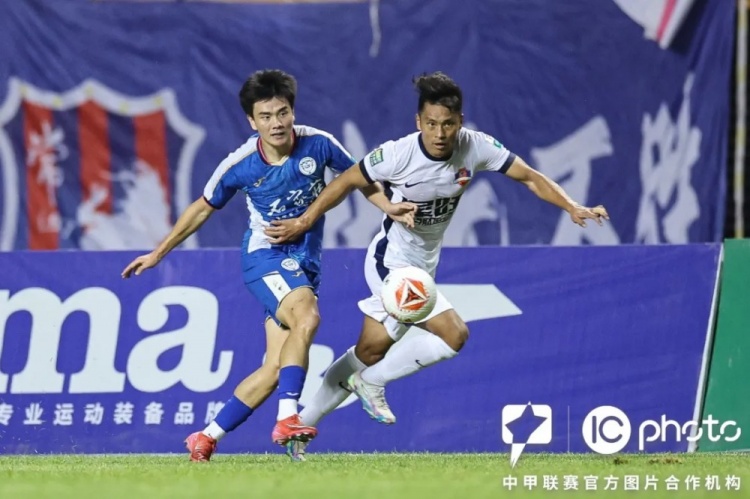 冯刚任意球破门,梅州客家1-0险胜石家庄功夫止连败颓势 冯刚任意球破门,梅州客家1-0险胜石家庄功夫止连败颓势