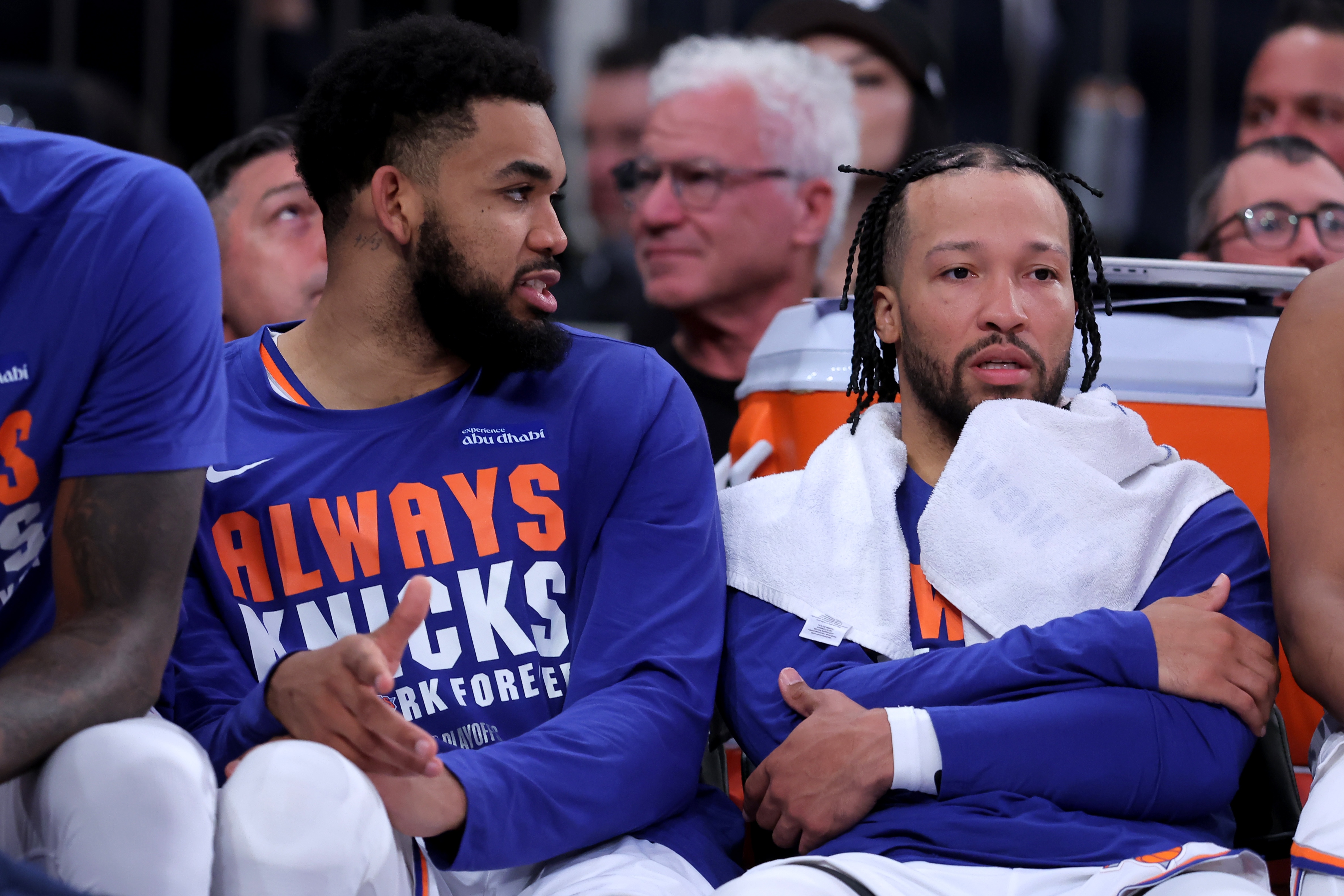 里弗斯炮轰假摔风潮：布伦森在假摔，唐斯假摔不比文班少